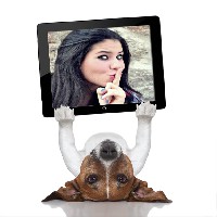 fotomontagem-cachorrinho-com-tablet